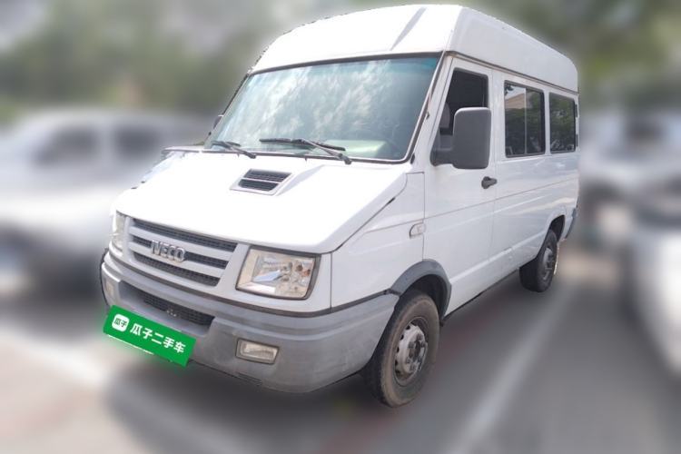 Used Iveco Daily 2012 2.5T-A35 Logistics Version 1 Mid-Roof Guazi used car, China used car export, Used car for sale, Used cars, Cheapest cars for sale