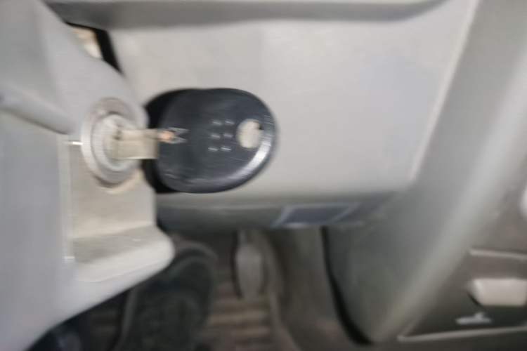 Used Iveco Daily 2012 2.5T-A35 Logistics Version 1 Mid-Roof Vehicle Key