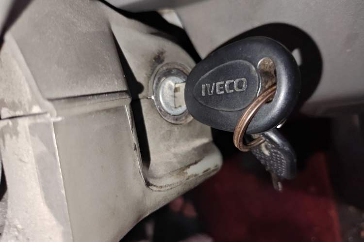 Used Iveco Daily 2012 2.5T-A35 Logistics Version 1 Mid-Roof Vehicle Key