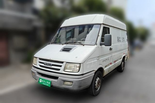 Iveco Daily 2013 Iveco high-roof 2.8 manual three-seater с пробегом