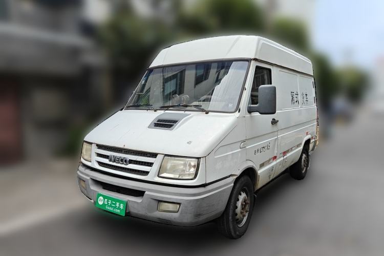 Ojetý Iveco Daily 2013 Iveco high-roof 2.8 manual three-seater Guazi used car, China used car export, Used car for sale, Used cars, Cheapest cars for sale