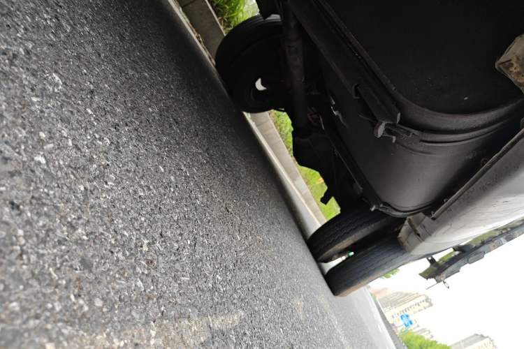 Used Iveco Daily 2014 2.8T-A35 NJ6494ACZ43S4 Chassis Front Left