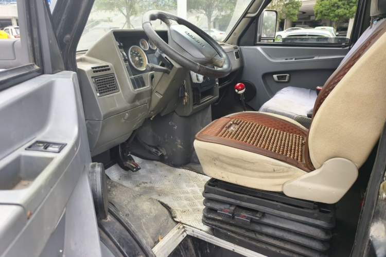 Used Iveco Daily 2014 2.8T-V40 NJ5044XXY3A43S4 Driver Seat
