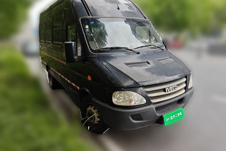 Used Iveco Daily 2014 2.8T-A35 NJ6494ACZ43S4 Front Right 45 Deg