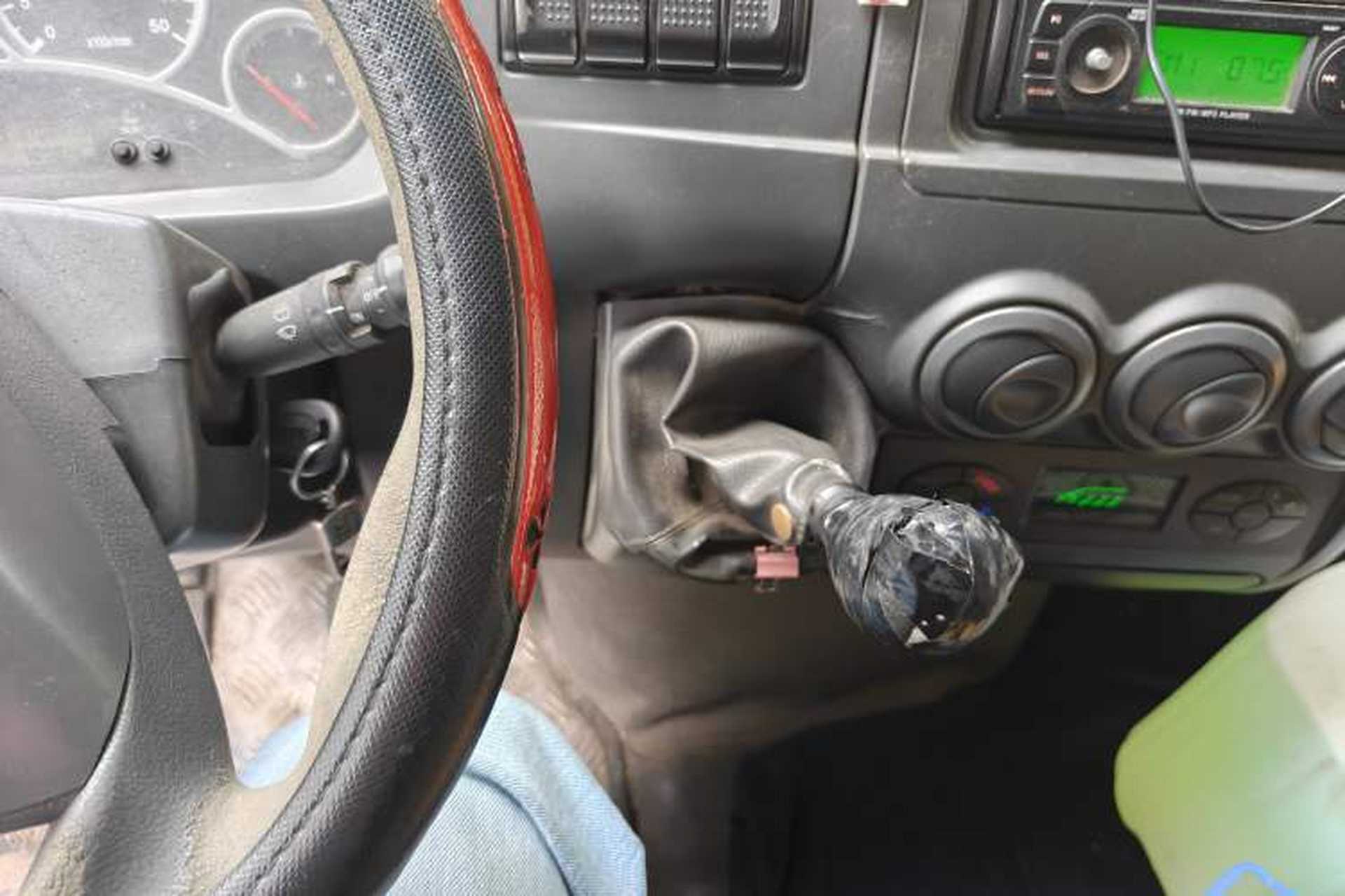 Used Iveco Daily 2014 2.8T-A35 NJ6494ACZ43S4 Gear Lever