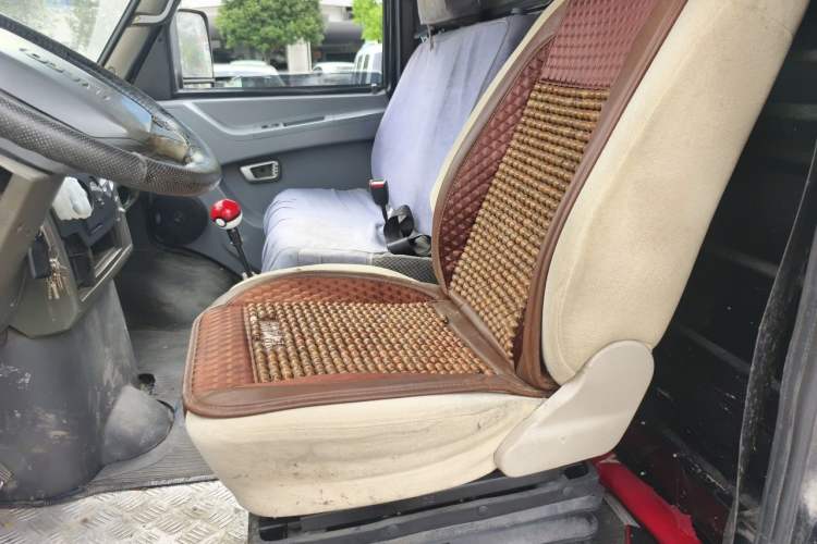 Used Iveco Daily 2014 2.8T-V40 NJ5044XXY3A43S4 Left Rear Seat