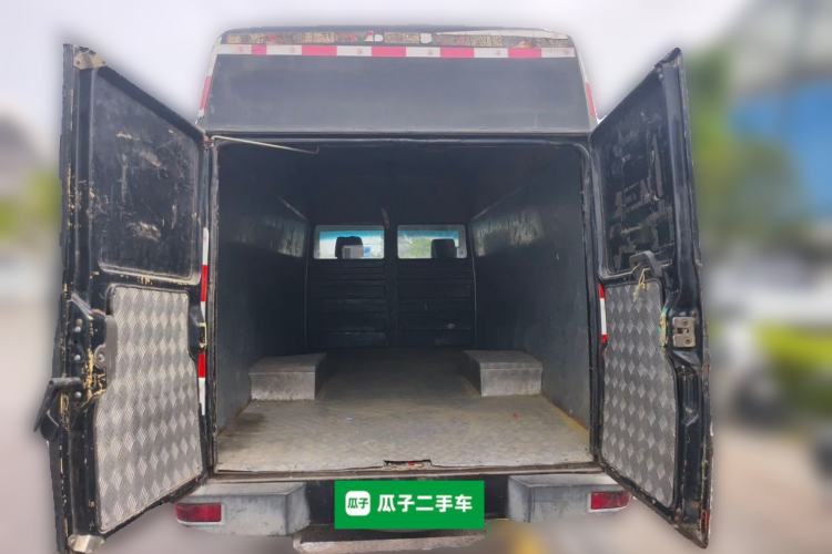 Used Iveco Daily 2014 2.8T-V40 NJ5044XXY3A43S4 Trunk