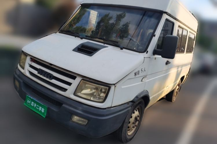 Used Iveco Daily 2014 2.5T-A35 NJ6484ACM47Z4 Guazi used car, China used car export, Used car for sale, Used cars, Cheapest cars for sale