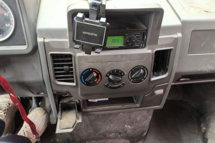 Used Iveco Daily 2014 2.5T-A35 NJ6484ACM47Z4 Audio And AC Panel