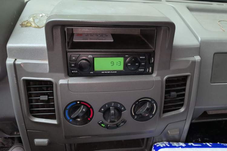 Used Iveco Daily 2014 2.8T-V35 NJ5044XXYQZA43S4 Audio And AC Panel
