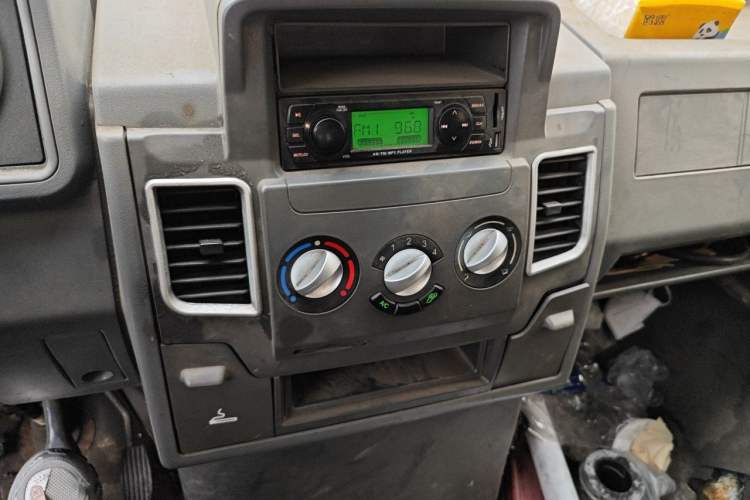 Used Iveco Daily 2014 2.5T-A35 NJ6484ACM47Z4 Audio And AC Panel