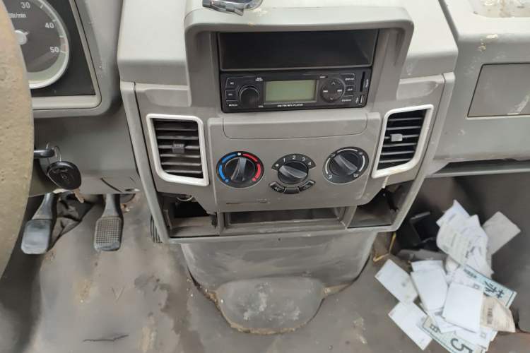 Used Iveco Daily 2014 2.5T-A35 NJ6484ACM47Z4 Audio And AC Panel