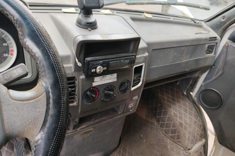 Used Iveco Daily 2014 2.5T-A35 NJ6484ACM47Z4 Audio And AC Panel