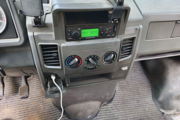 Used Iveco Daily 2014 2.8T-V40 NJ5044XXY3A43S4 Audio And AC Panel