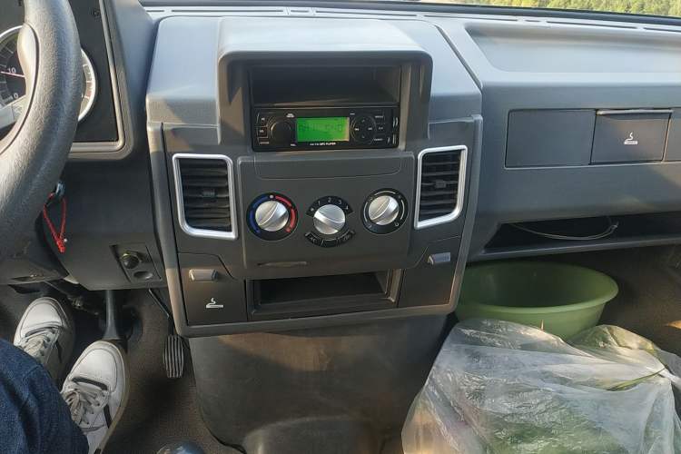 Used Iveco Daily 2014 2.5T-A35 NJ6484ACM47Z4 Audio And AC Panel