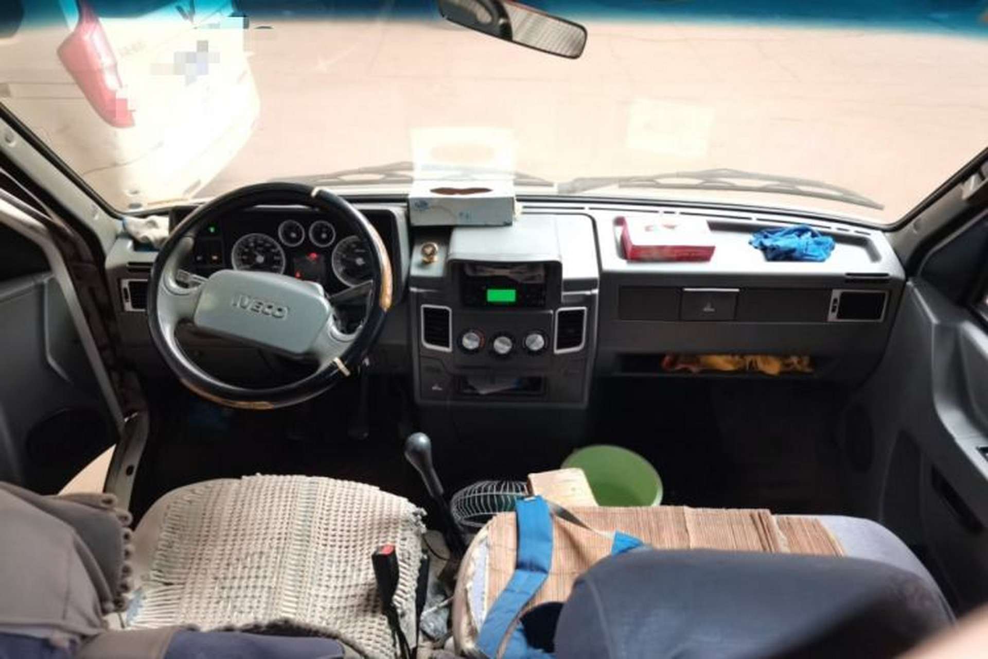 Used Iveco Daily 2014 2.5T-A35 NJ6484ACM47Z4 Center Console