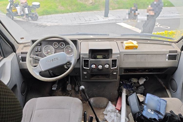 Used Iveco Daily 2014 2.5T-A35 NJ6484ACM47Z4 Center Console
