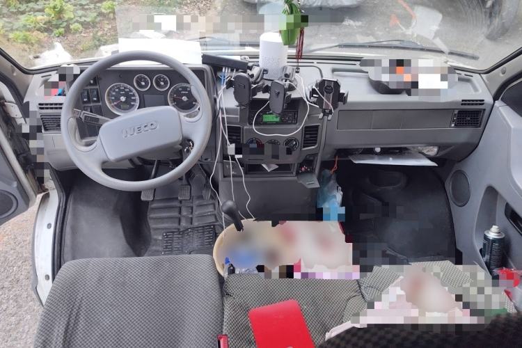 Used Iveco Daily 2014 2.5T-A35 NJ6484ACM47Z4 Center Console