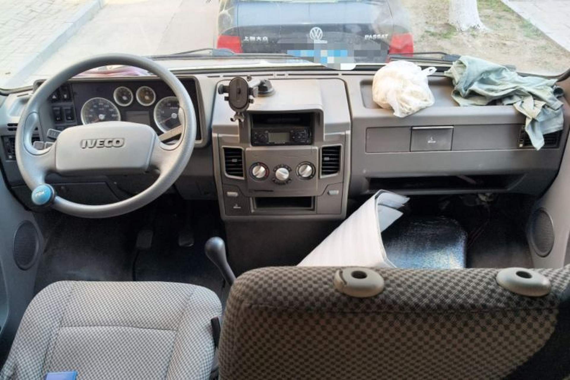 Used Iveco Daily 2014 2.5T-A35 NJ6484ACM47Z4 Center Console