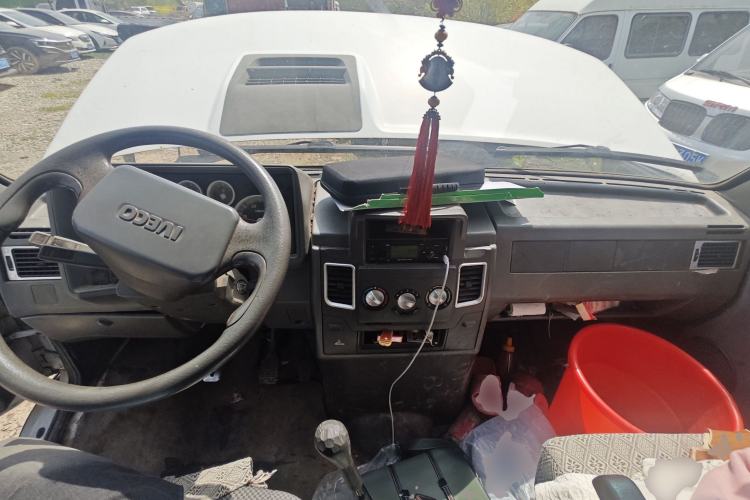 Used Iveco Daily 2014 2.5T-A35 NJ6485AC47Z4 Center Console