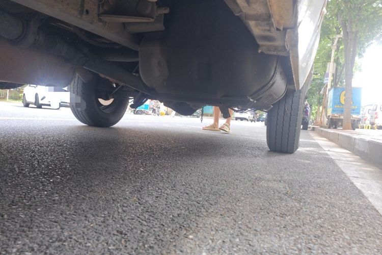 Used Iveco Daily 2014 2.8T-V35 NJ5044XXYQ3A43S4 Chassis Front Left