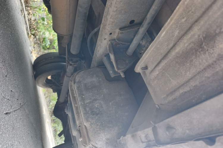 Used Iveco Daily 2014 2.8T-V40 NJ5044XXY3A43S4 Chassis Front Left