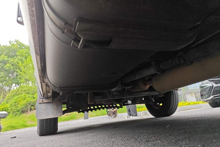 Used Iveco Daily 2014 2.5T-A35 NJ6484ACM47Z4 Chassis Rear Left