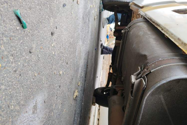 Used Iveco Daily 2014 2.5T-A35 NJ6484ACM47Z4 Chassis Rear Left