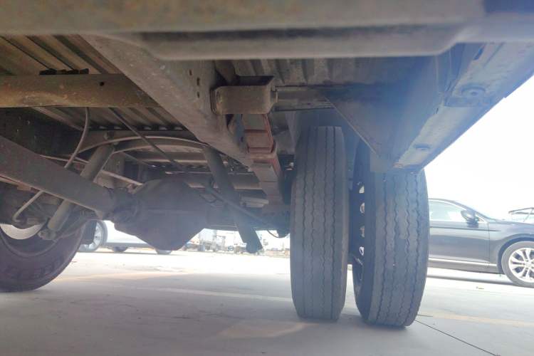Used Iveco Daily 2014 2.8T-V40 NJ5044XXY3A43S4 Chassis Rear Left