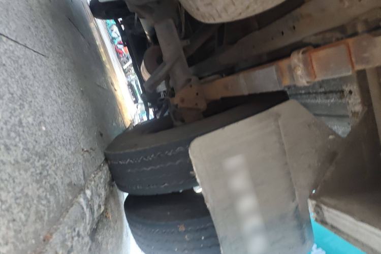 Used Iveco Daily 2014 2.8T-V35 NJ5044XXYQZA43S4 Chassis Rear Right