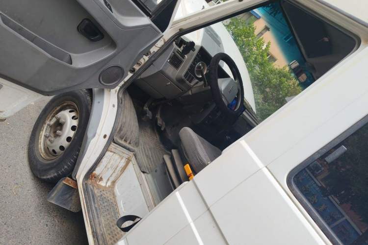 Used Iveco Daily 2014 2.5T-A35 NJ6484ACM47Z4 Driver Seat