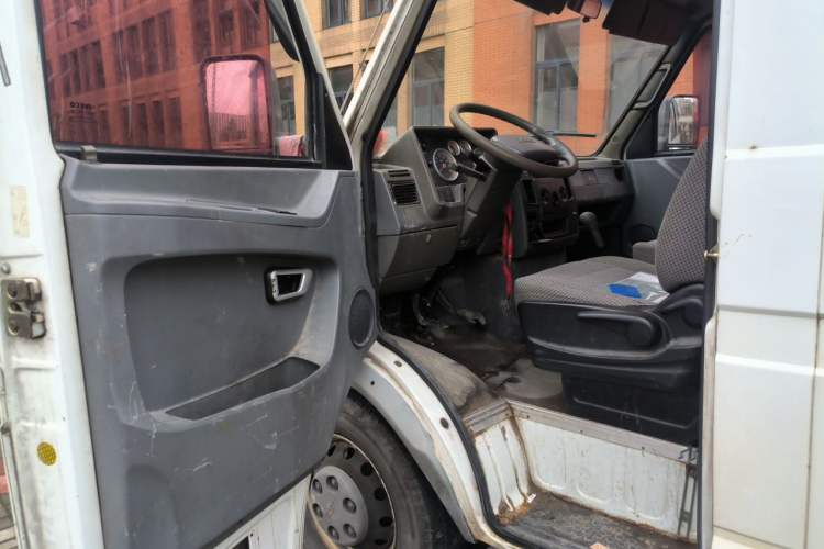 Used Iveco Daily 2014 2.5T-A35 NJ6484ACM47Z4 Driver Seat