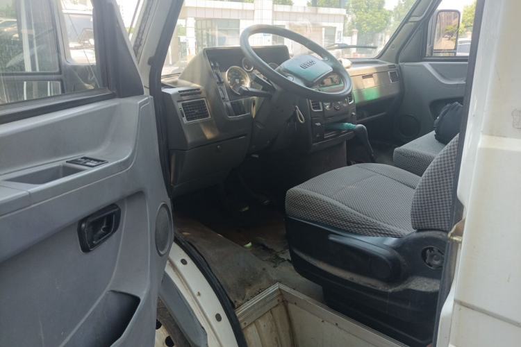 Used Iveco Daily 2014 2.5T-A35 NJ6484ACM47Z4 Driver Seat