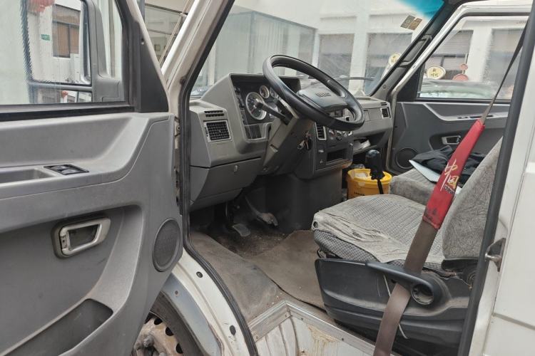 Used Iveco Daily 2014 2.5T-A35 NJ6484ACM47Z4 Driver Seat