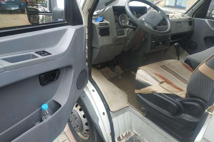Used Iveco Daily 2014 2.5T-A35 NJ6484ACM47Z4 Driver Seat