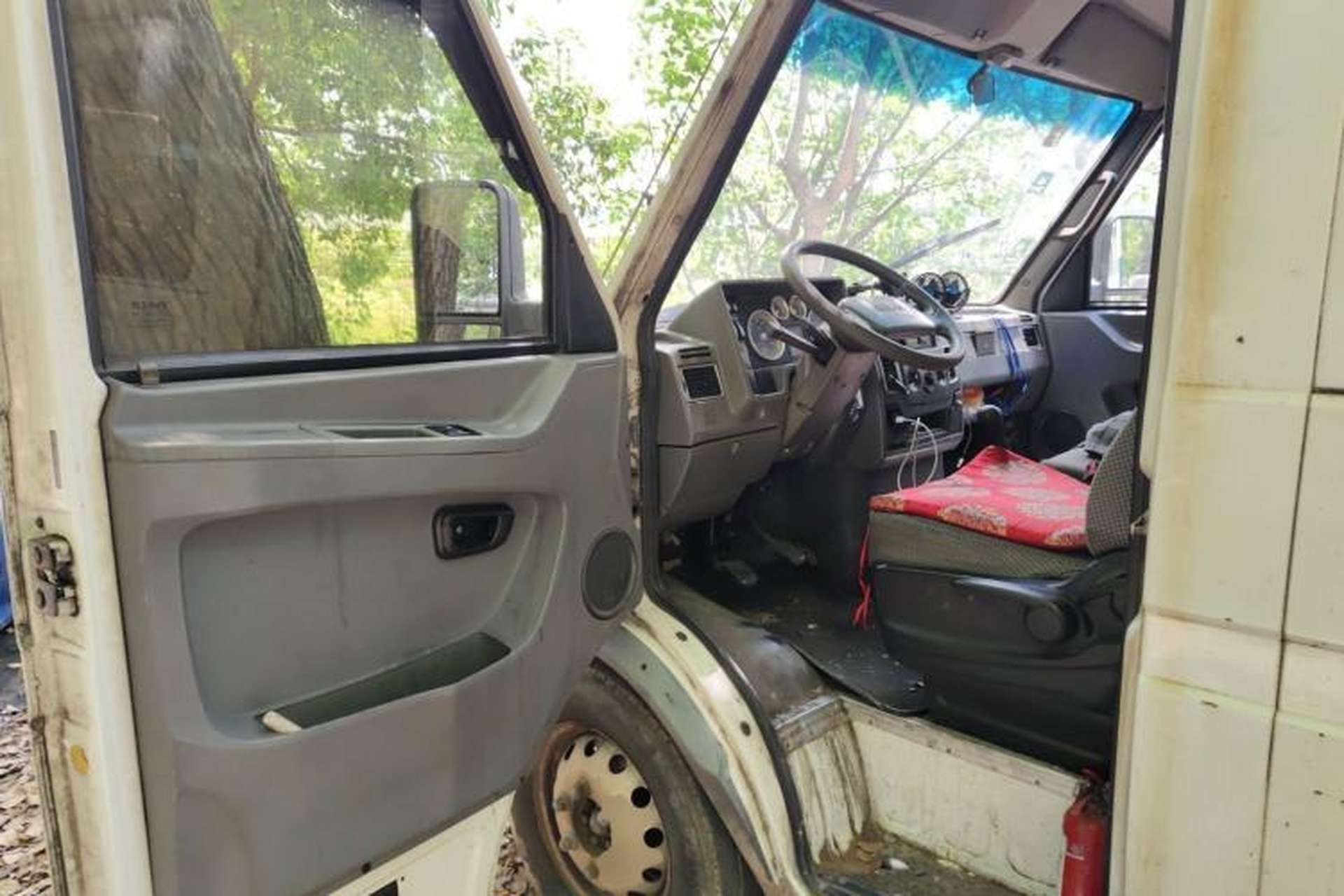 Used Iveco Daily 2014 2.8T-A35 NJ6494ACZ43S4 Driver Seat