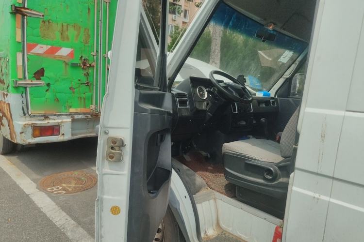 Used Iveco Daily 2014 2.8T-V35 NJ5044XXYQZA43S4 Driver Seat
