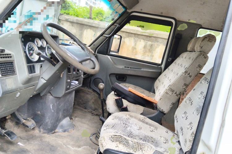 Used Iveco Daily 2014 2.5T-A35 NJ6484ACM47Z4 Driver Seat