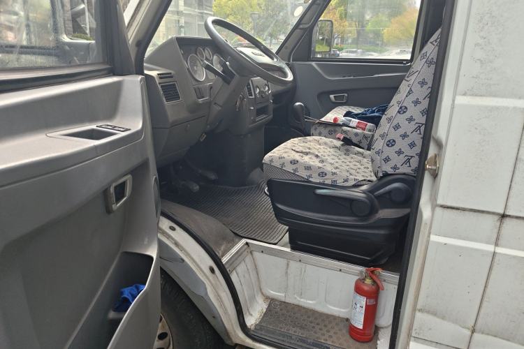Used Iveco Daily 2014 2.8T-V35 NJ5044XXYQ3A43S4 Driver Seat