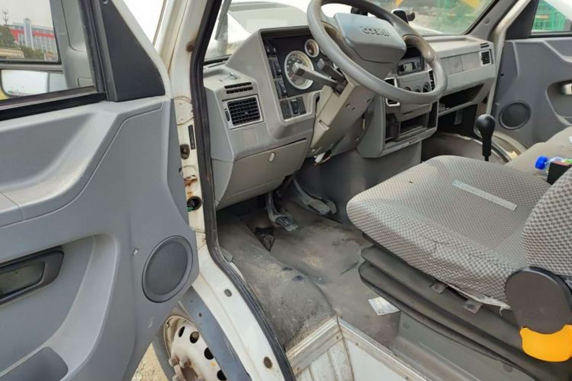 Used Iveco Daily 2014 2.5T-A35 NJ6484ACM47Z4 Driver Seat