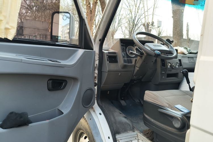 Used Iveco Daily 2014 2.5T-A35 NJ6484ACM47Z4 Driver Seat