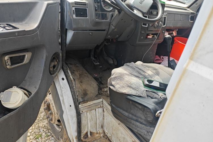 Used Iveco Daily 2014 2.5T-A35 NJ6485AC47Z4 Driver Seat