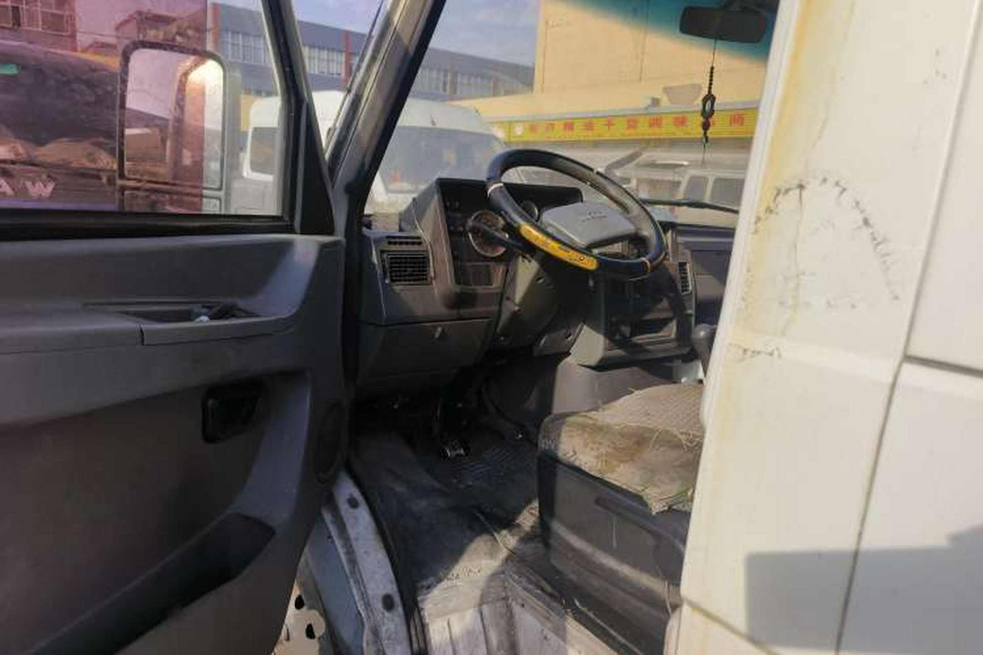Used Iveco Daily 2014 2.5T-A35 NJ6484ACM47Z4 Driver Seat
