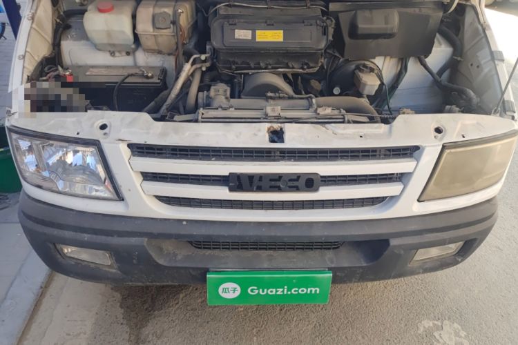Used Iveco Daily 2014 2.5T-A35 NJ6484ACM47Z4 Engine Bay