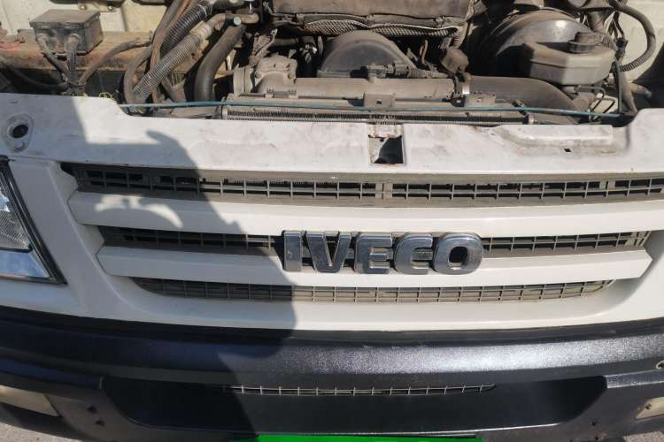 Used Iveco Daily 2014 2.8T - A40 NJ6604AC43S4 Engine Bay