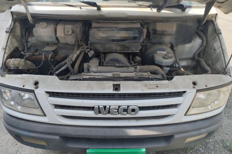 Used Iveco Daily 2014 2.8T-V35 NJ5044XXYQZA43S4 Engine Bay