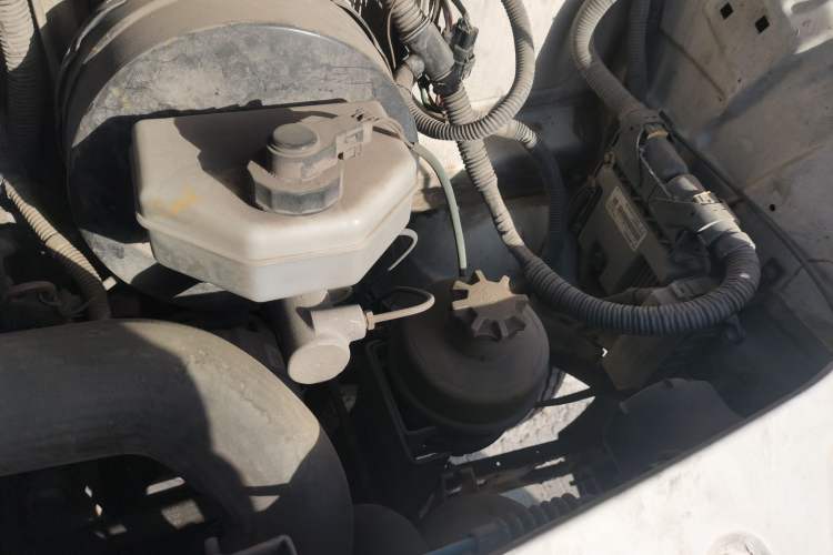 Used Iveco Daily 2014 2.8T - A40 NJ6604AC43S4 Engine Bay Left