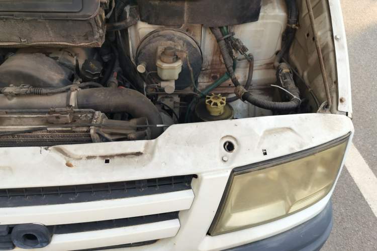Used Iveco Daily 2014 2.5T-A35 NJ6484ACM47Z4 Engine Bay Left