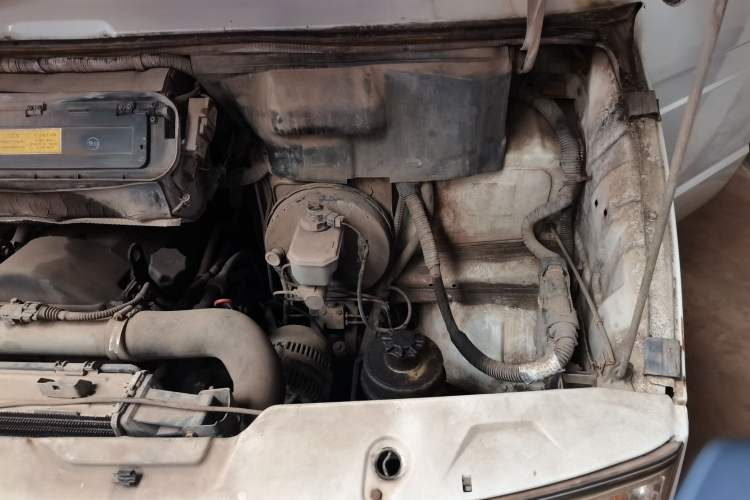 Used Iveco Daily 2014 2.5T-A35 NJ6484ACM47Z4 Engine Bay Left