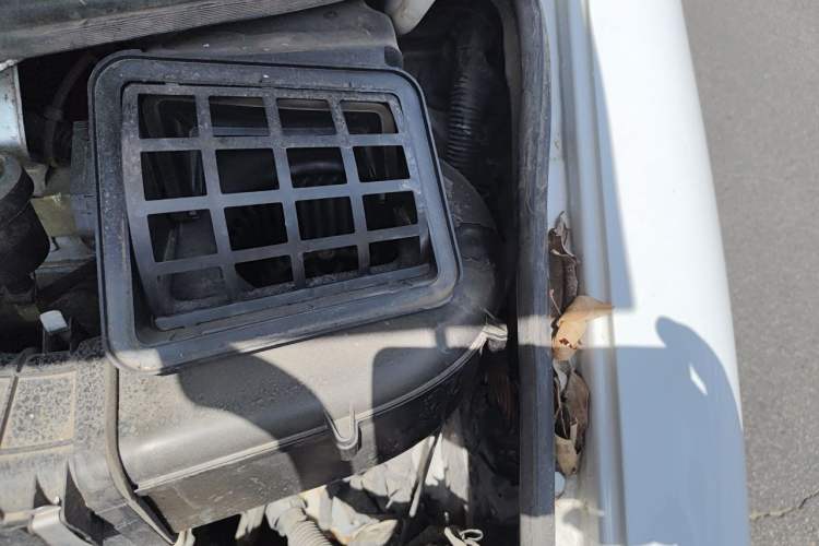 Used Iveco Daily 2014 2.5T-A35 NJ6484ACM47Z4 Engine Bay Left